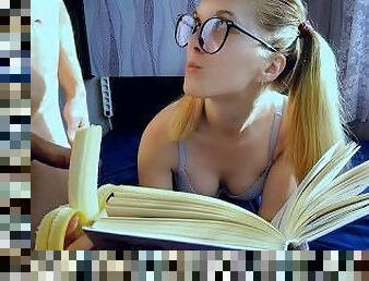 Student Mila Mur exchanged her studies for a blowjob