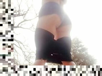 Making my ass clap at the park! Exhibitionist milf pawg at it again
