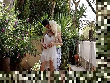 Romance in the garden leads to the perfect sex