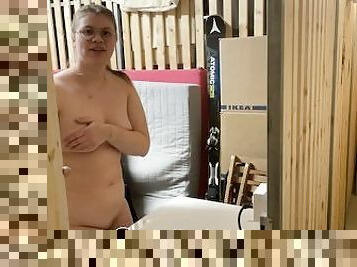 Riskanter Sex! Sexy Nachbarin mit dickem Arsch von fremden gefickt