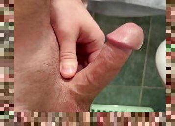 Quick cum before the shower.