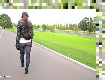 Jeny Smith pantyhose flashing in public park. bubble butt and public flashing